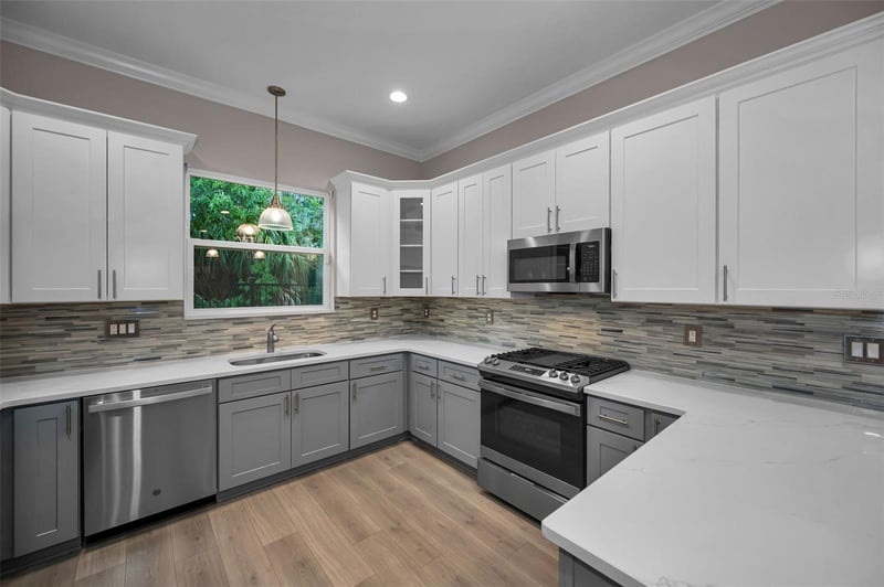 726 Grand Cypress Ln, Tarpon Springs, FL 34689