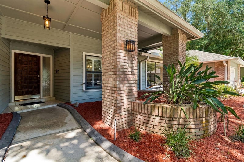 5804 Ainsworth Ct, Tampa, FL 33647