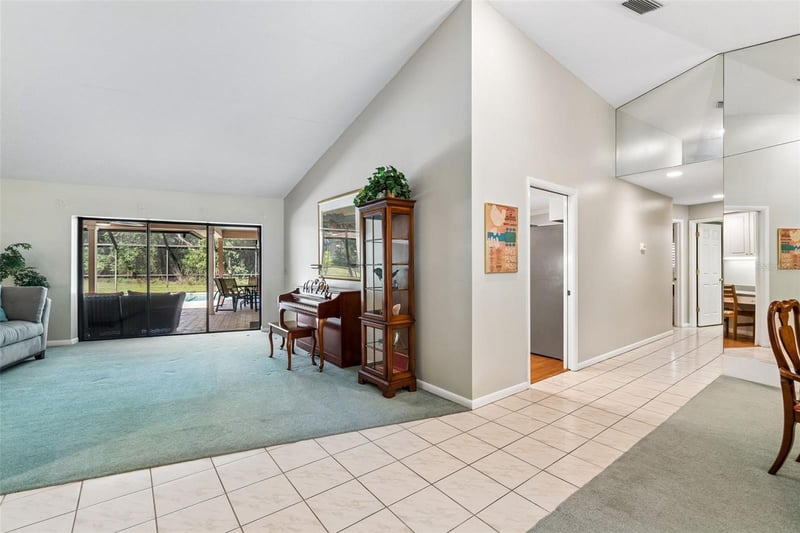 5804 Ainsworth Ct, Tampa, FL 33647
