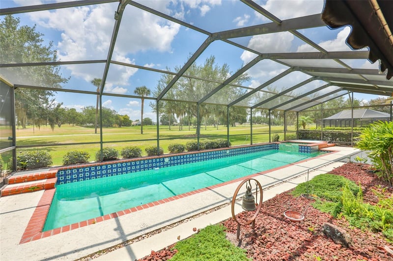 1927 View Dr, Sun City Center, FL 33573
