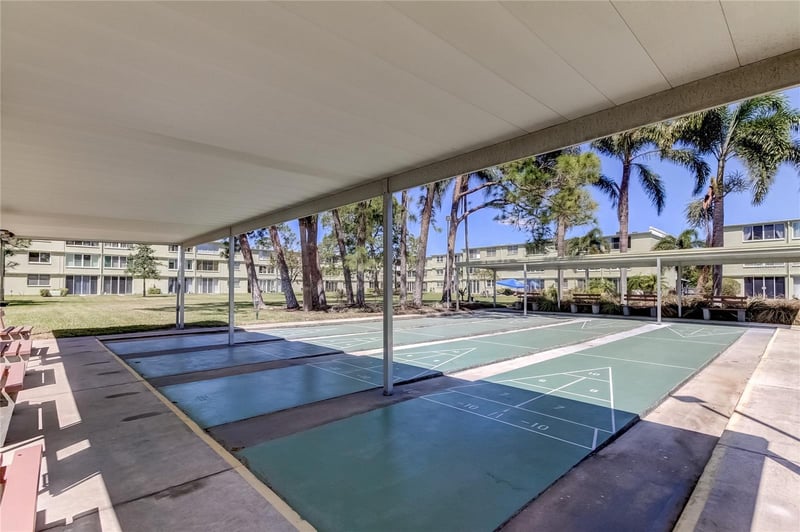 4890 Bay St #323, St Petersburg, FL 33703