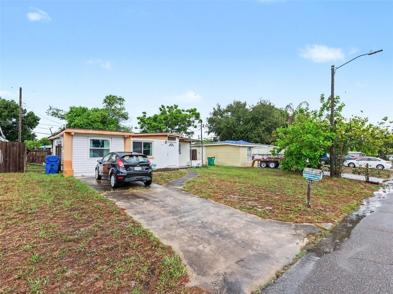 10493 116th Ave, Largo, FL 33773