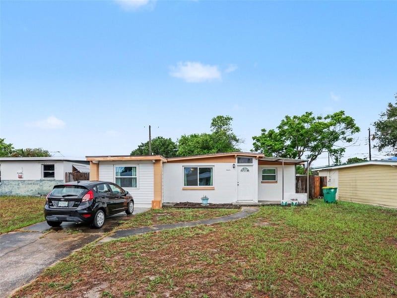 10493 116th Ave, Largo, FL 33773