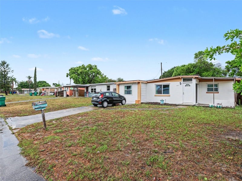 10493 116th Ave, Largo, FL 33773