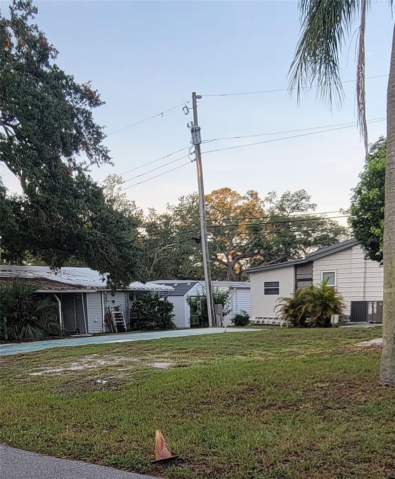 585 Sky Harbor Dr #126, Clearwater, FL 33759