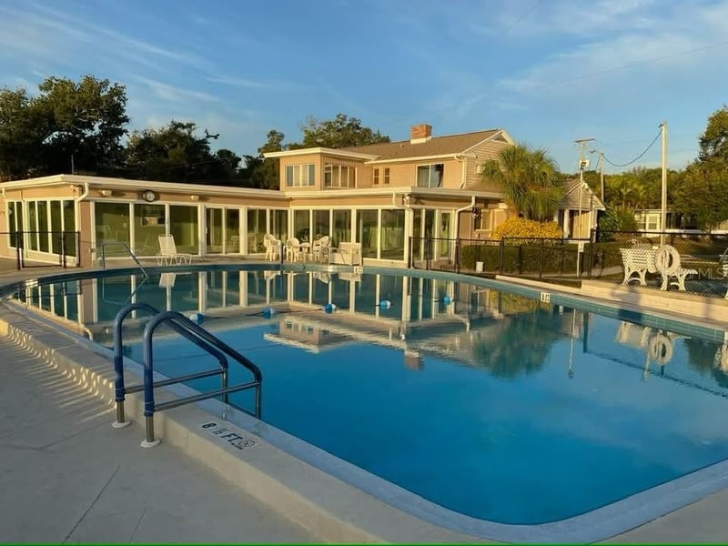 585 Sky Harbor Dr #126, Clearwater, FL 33759