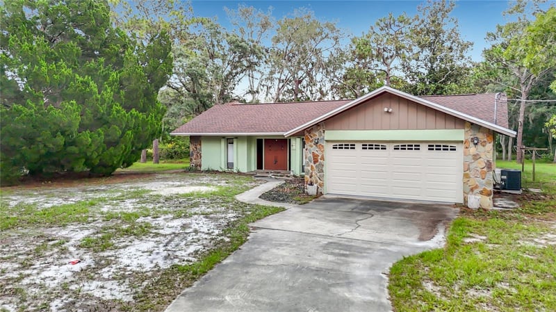 10050 Deer Ln, New Port Richey, FL 34654