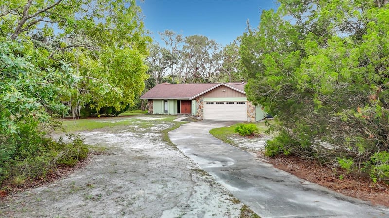 10050 Deer Ln, New Port Richey, FL 34654
