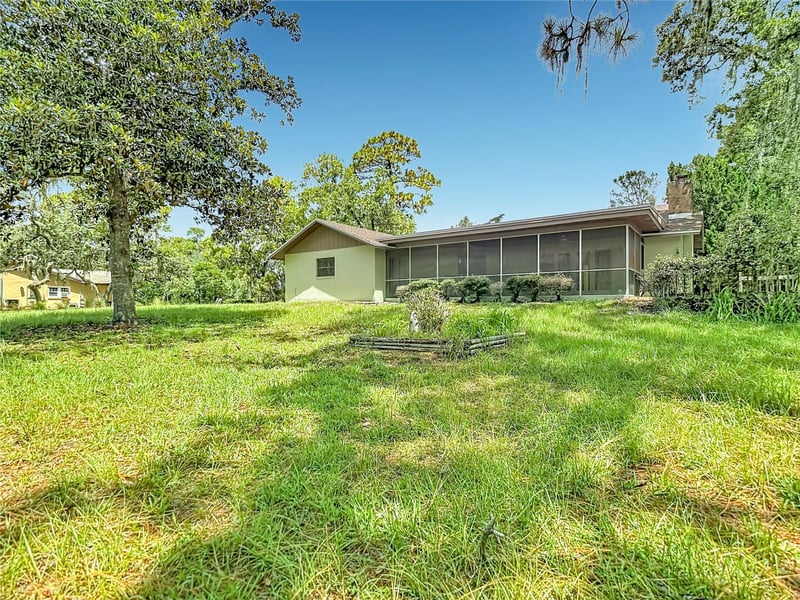 10050 Deer Ln, New Port Richey, FL 34654