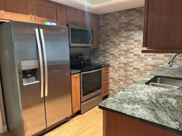 7102 Country Club Dr, Sarasota, FL 34243