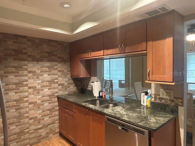 7102 Country Club Dr, Sarasota, FL 34243