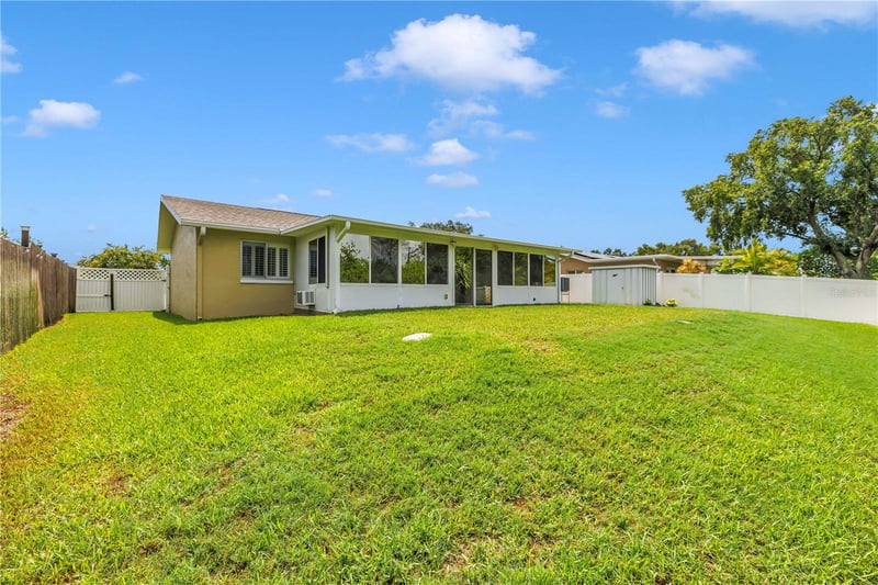 5812 16th Ln, St Petersburg, FL 33703