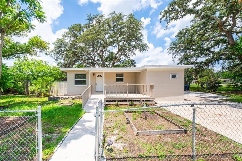 1808 Club Ct, Tampa, FL 33612