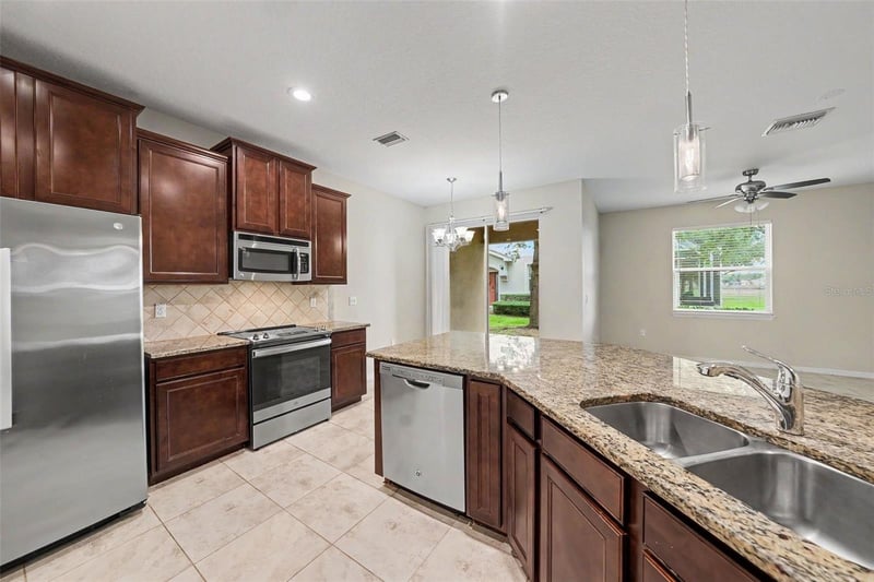 26929 Juniper Bay Dr, Wesley Chapel, FL 33544