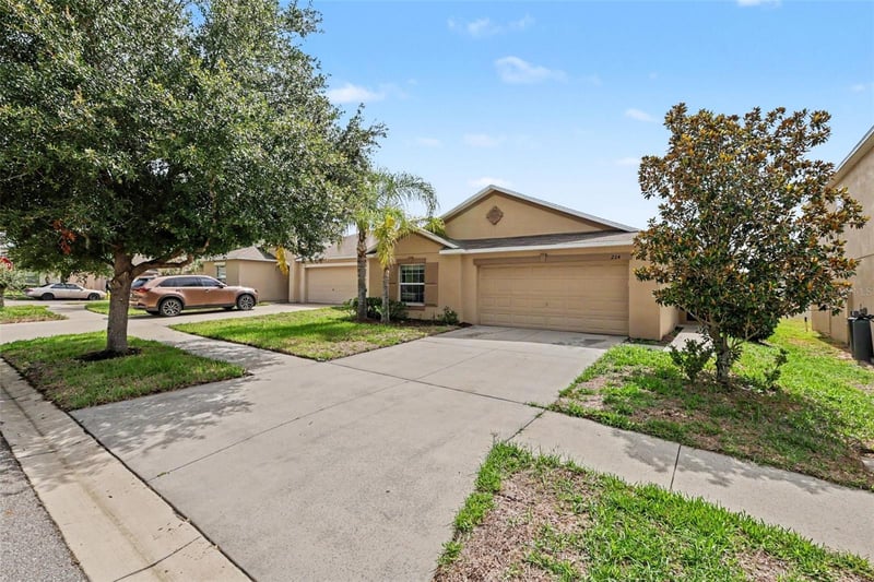 204 English Channel Pl, Dover, FL 33527