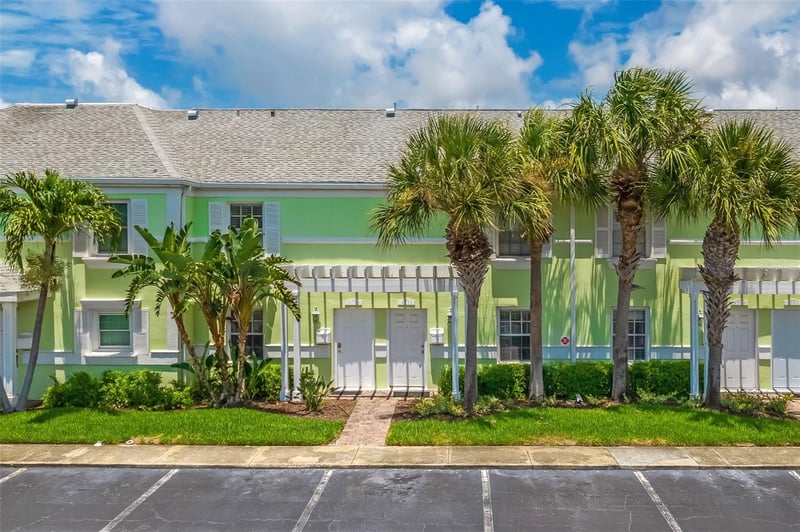4779 Coquina Key Dr, St Petersburg, FL 33705