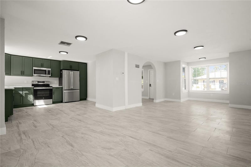 309 Bath St, Tarpon Springs, FL 34689