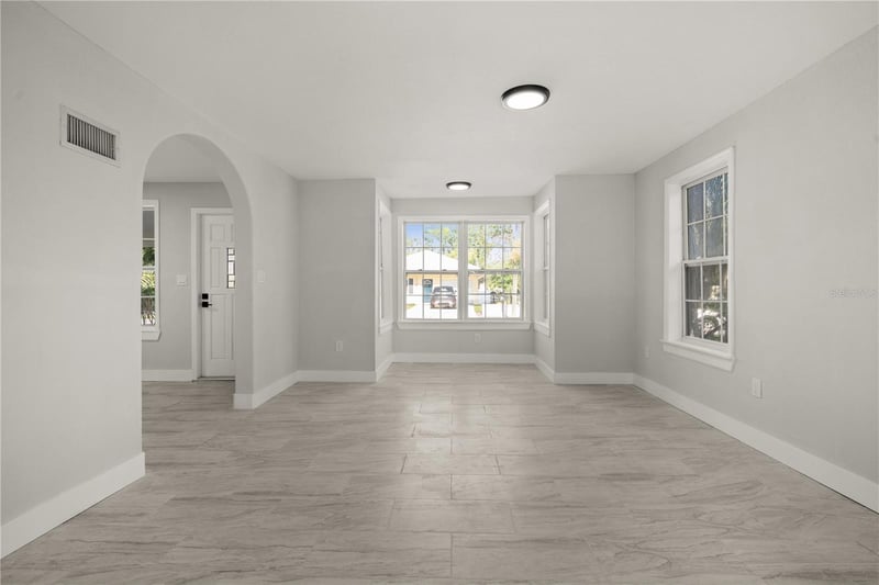 309 Bath St, Tarpon Springs, FL 34689
