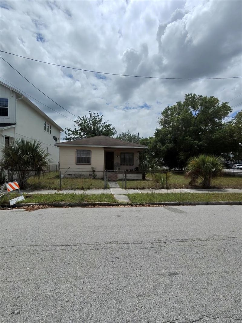 2342 Chestnut St, Tampa, FL 33607