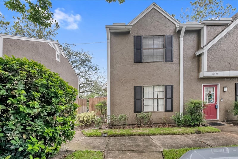 16547 Lake Brigadoon Cir, Tampa, FL 33618