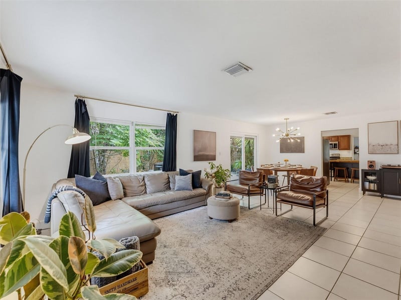 5704 13th St, Zephyrhills, FL 33542