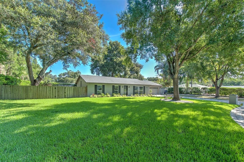 1712 Sakura Dr, Valrico, FL 33596