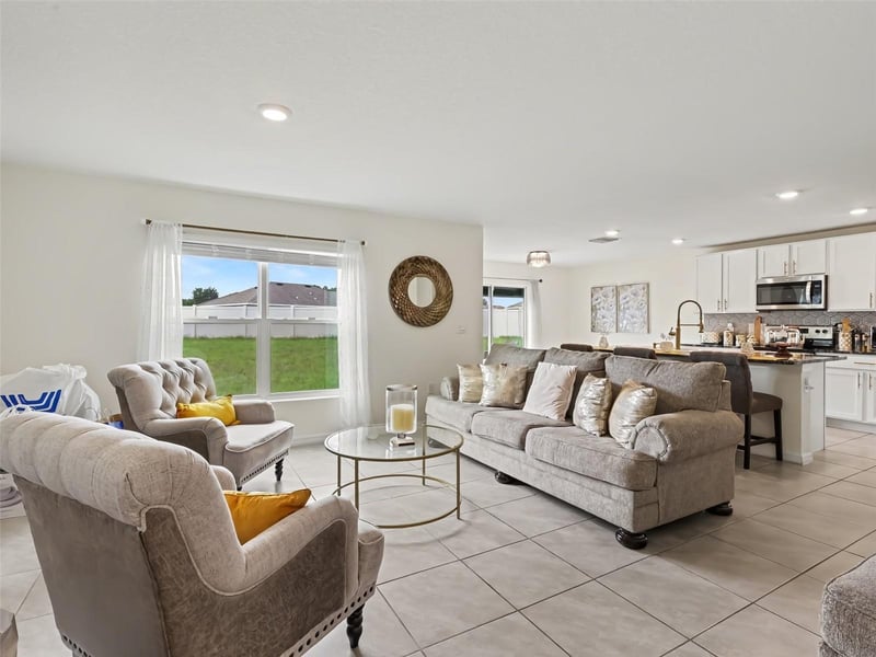 16525 Mosaic Oar Dr, Wimauma, FL 33598