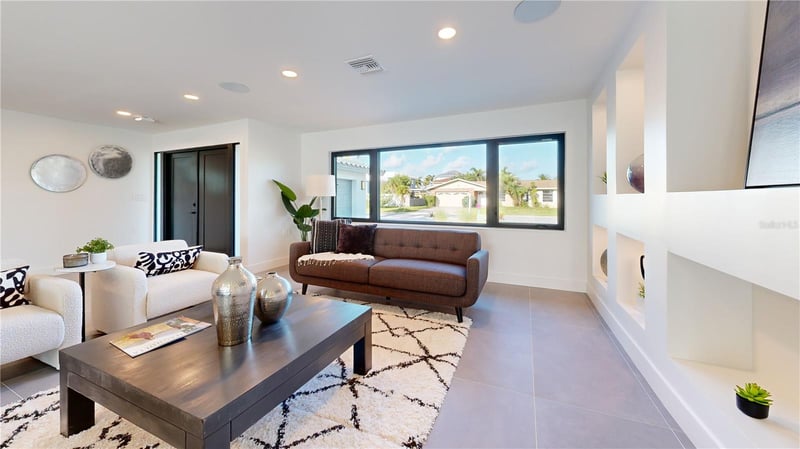 12125 5th St E, Treasure Island, FL 33706