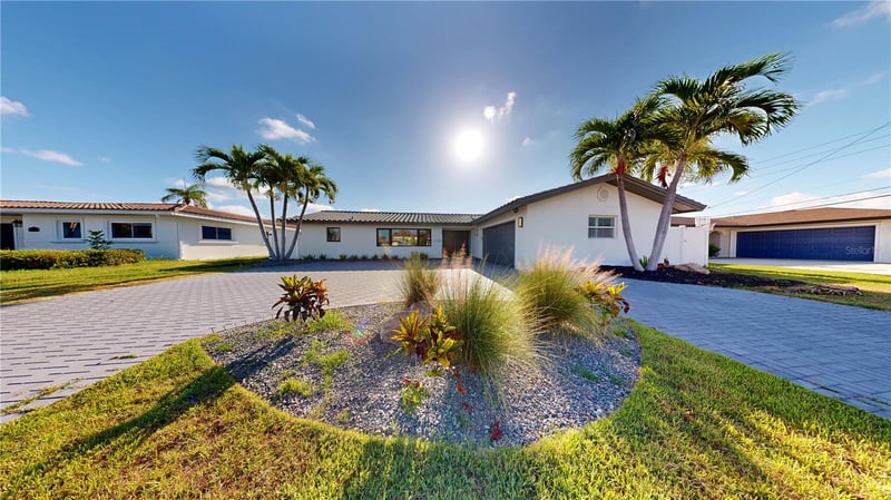 12125 5th St E, Treasure Island, FL 33706