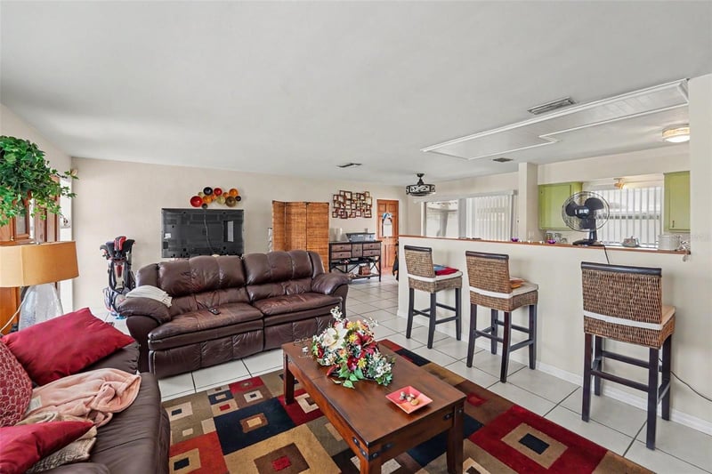 12149 Park Blvd #7, Seminole, FL 33772