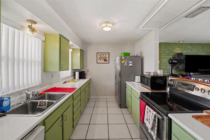 12149 Park Blvd #7, Seminole, FL 33772