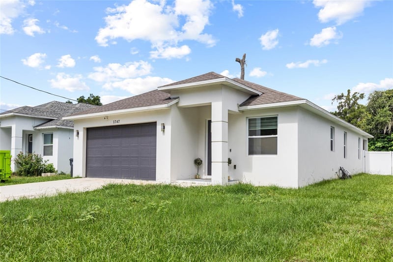 1747 Oak St, Seffner, FL 33584