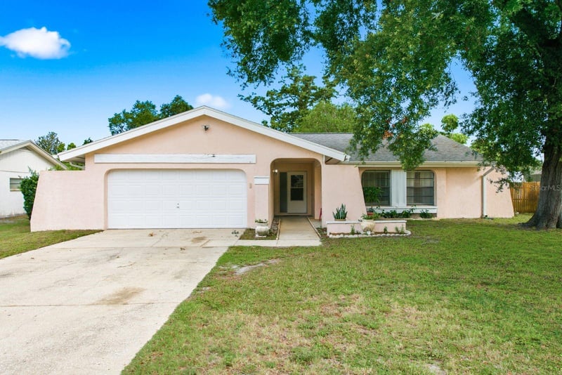 3916 Lake St George Dr, Palm Harbor, FL 34684