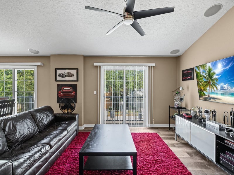6774 Breezy Palm Dr, Riverview, FL 33578