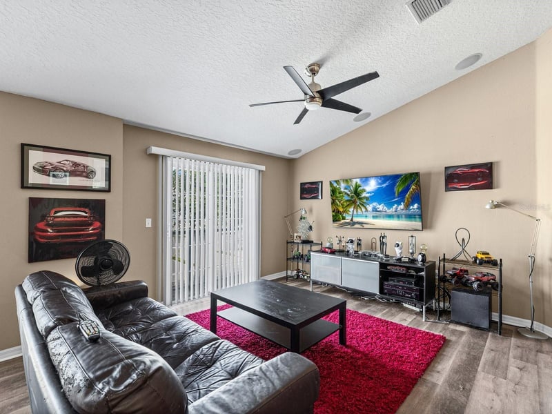 6774 Breezy Palm Dr, Riverview, FL 33578