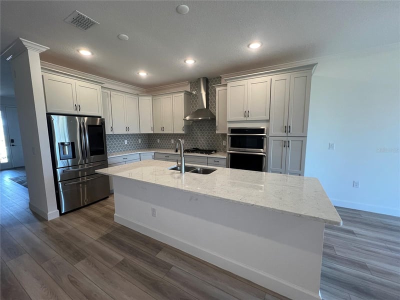 931 Signet Dr, Apollo Beach, FL 33572