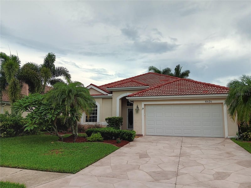 6828 Winslow St, Sarasota, FL 34243
