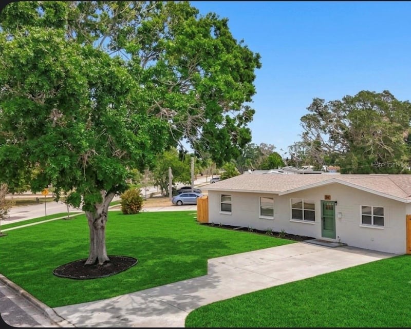 200 Lewis Blvd, St Petersburg, FL 33705