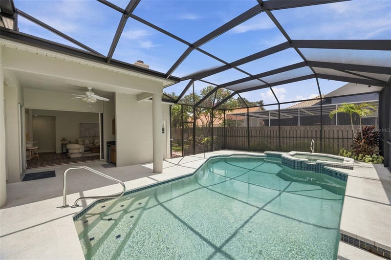 980 Live Oak Ave, St Petersburg, FL 33703