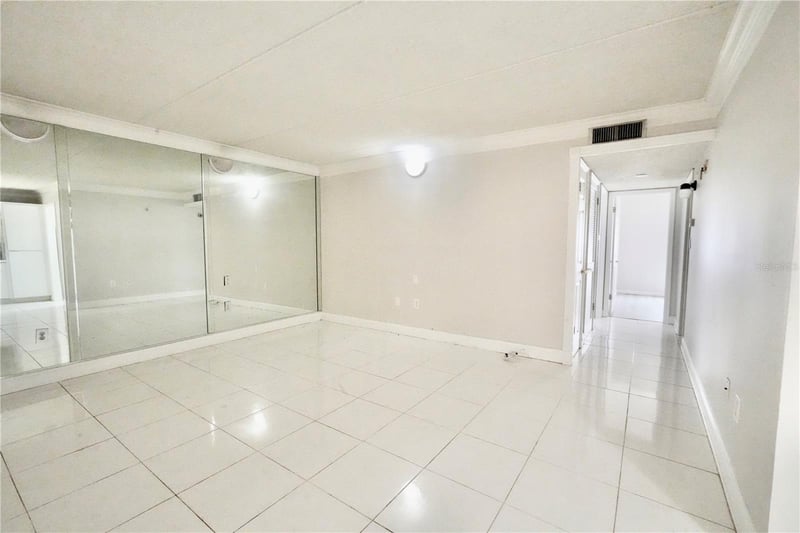 4718 Christa Ct #317, Tampa, FL 33614