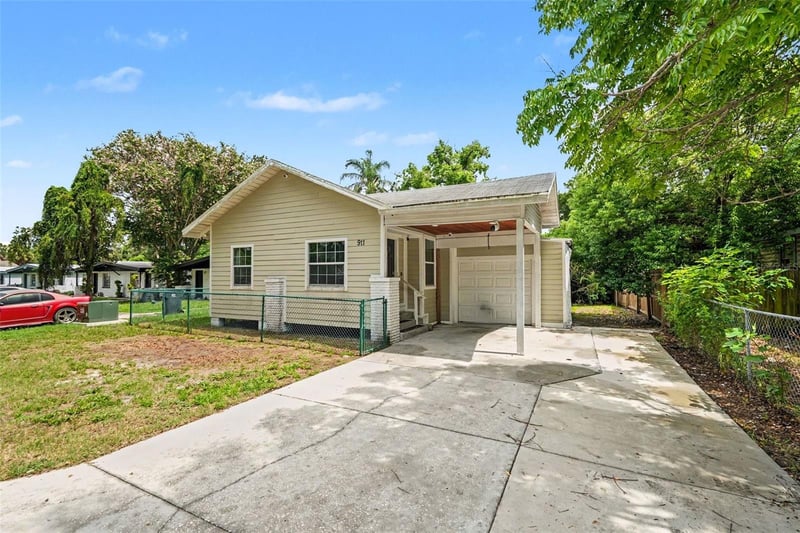 911 123rd Ave, Tampa, FL 33612