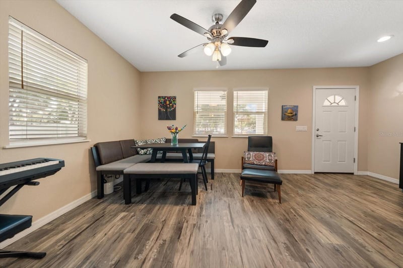 401 Dempsey Rd, Palm Harbor, FL 34683