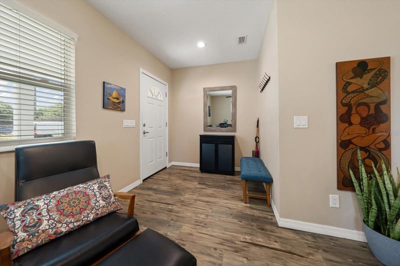 401 Dempsey Rd, Palm Harbor, FL 34683