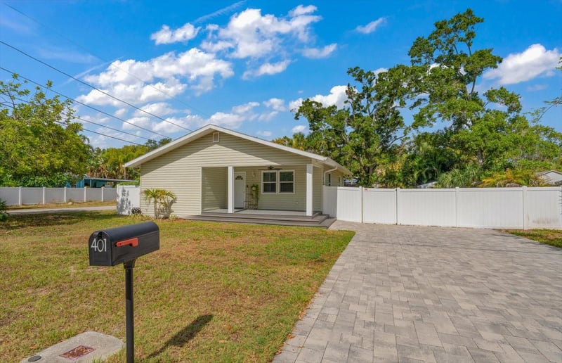 401 Dempsey Rd, Palm Harbor, FL 34683