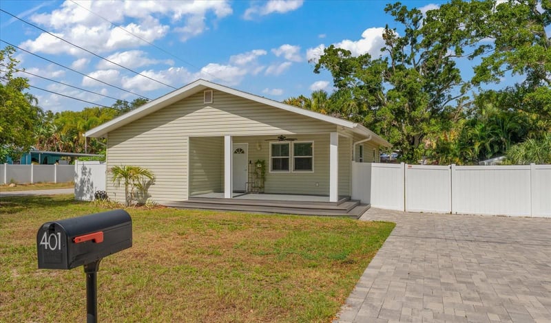 401 Dempsey Rd, Palm Harbor, FL 34683