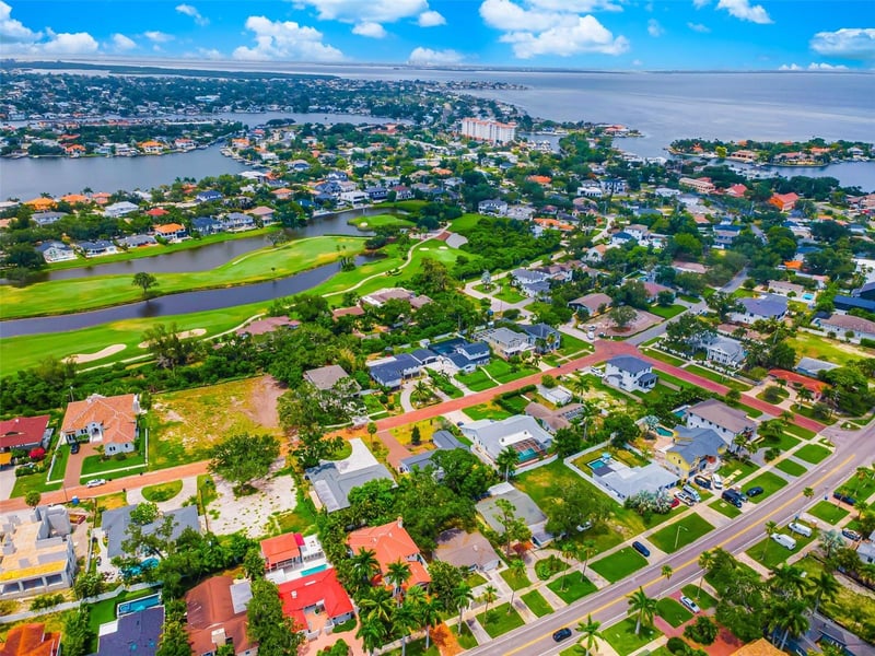 910 Snell Isle Blvd, St Petersburg, FL 33704