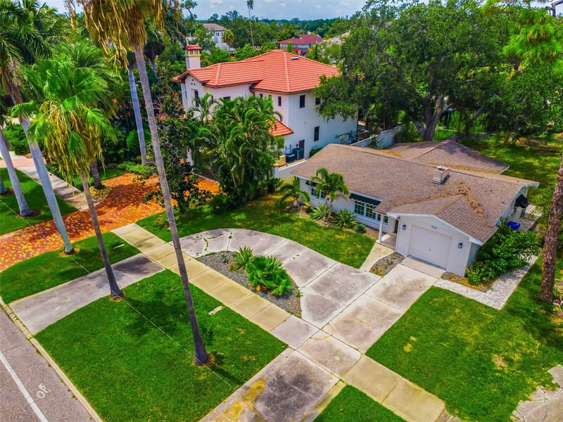 910 Snell Isle Blvd, St Petersburg, FL 33704