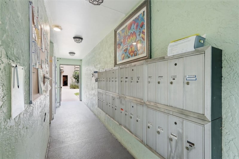 5973 Terrace Park Dr #109, St Petersburg, FL 33709