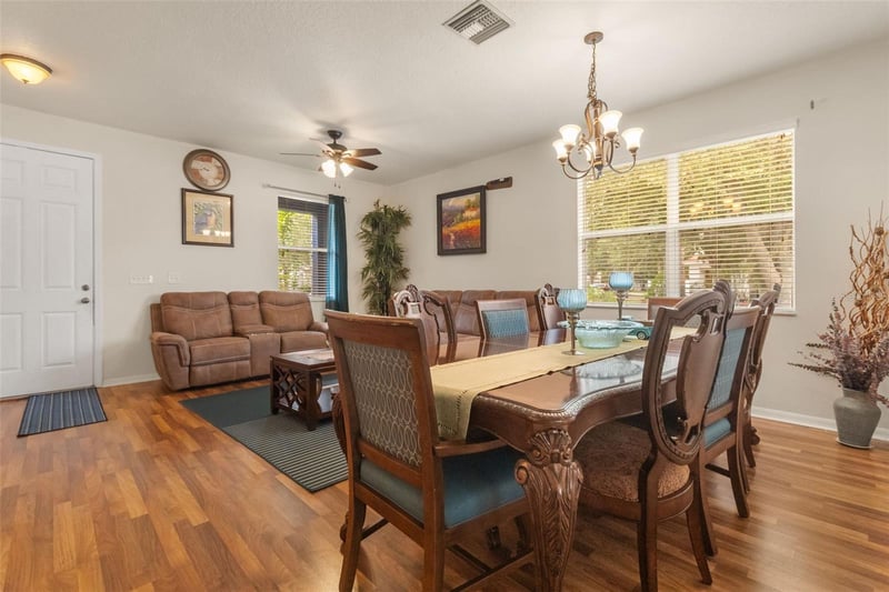 402 Vine Cliff St, Ruskin, FL 33570