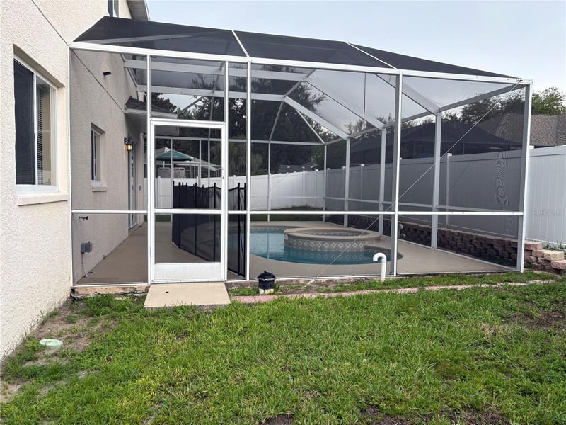 2830 Pankaw Ln, Valrico, FL 33596